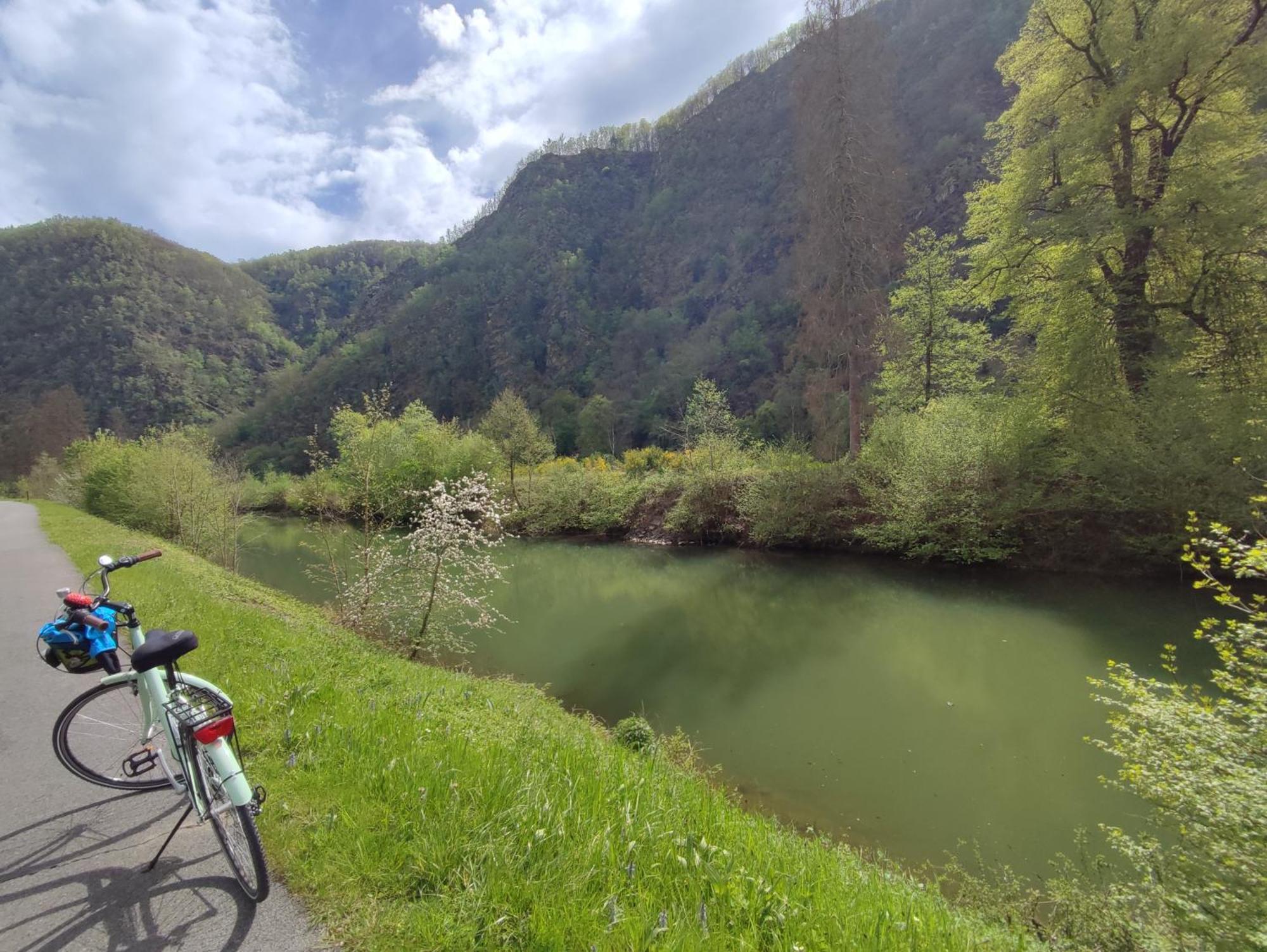 Entre Meuse Et Foret Revin  Ngoại thất bức ảnh